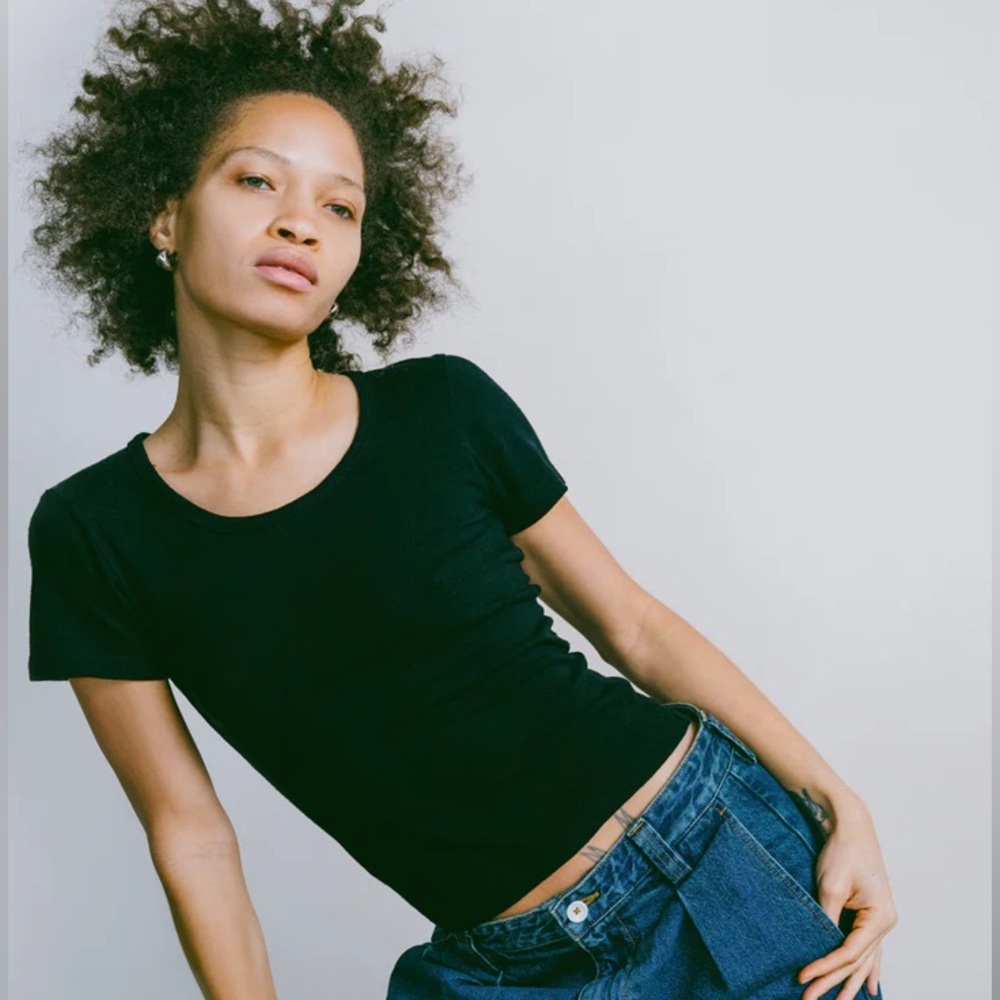 OZMA Black Short Sleeve Tee